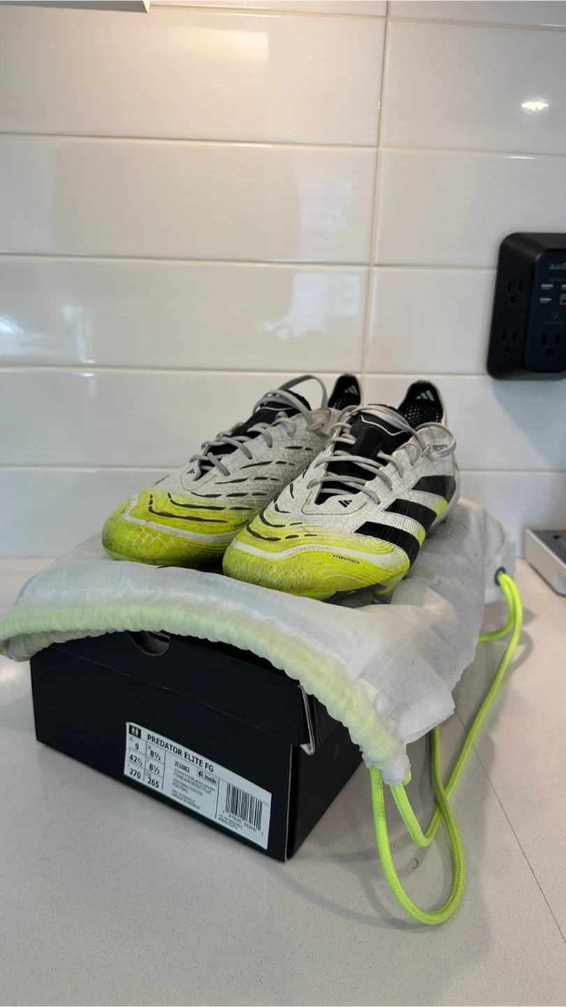 adidas Soccer shoes predator elite Size US 9