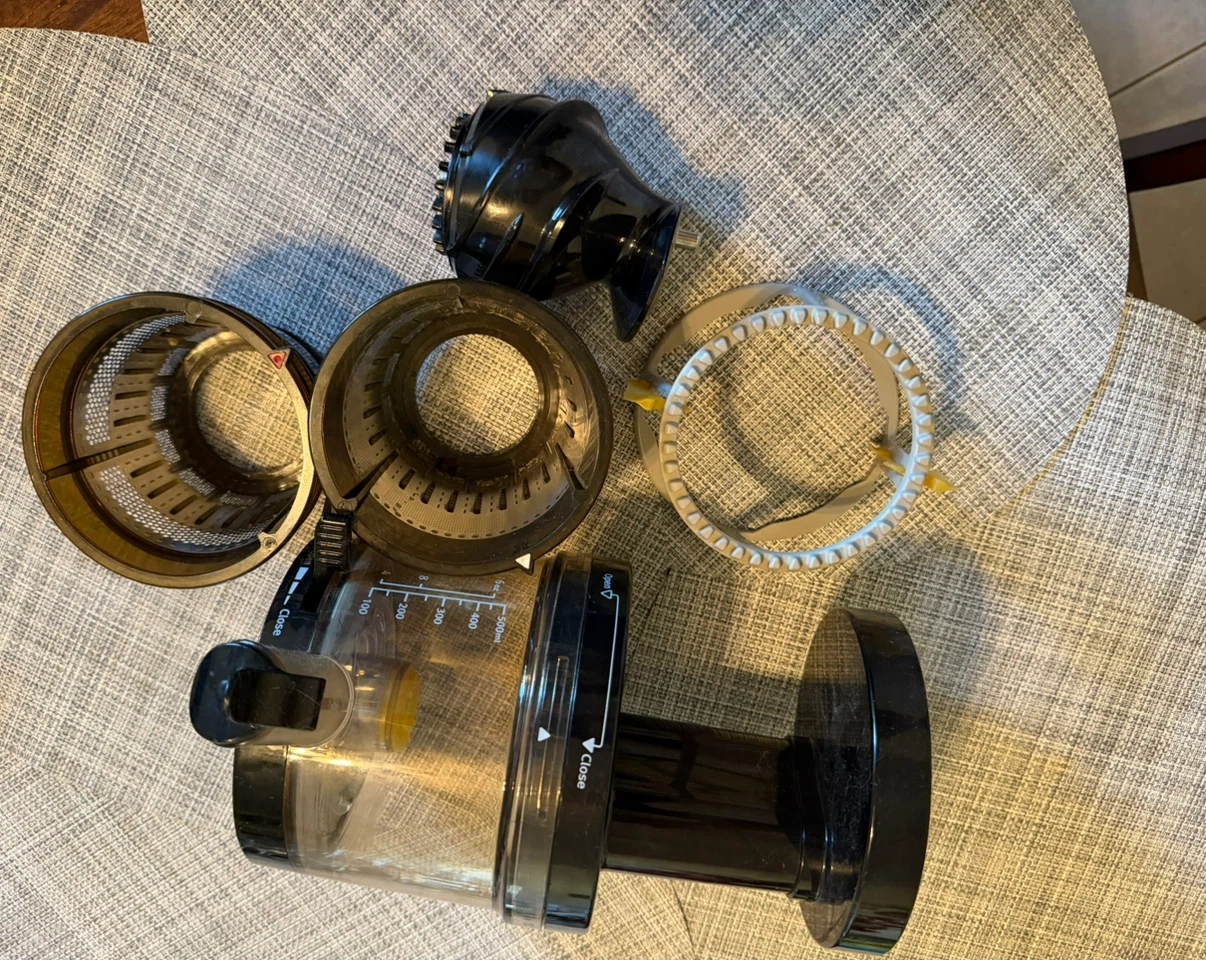 Hurom Slow Juicer (the most important is the main base) - photo 4