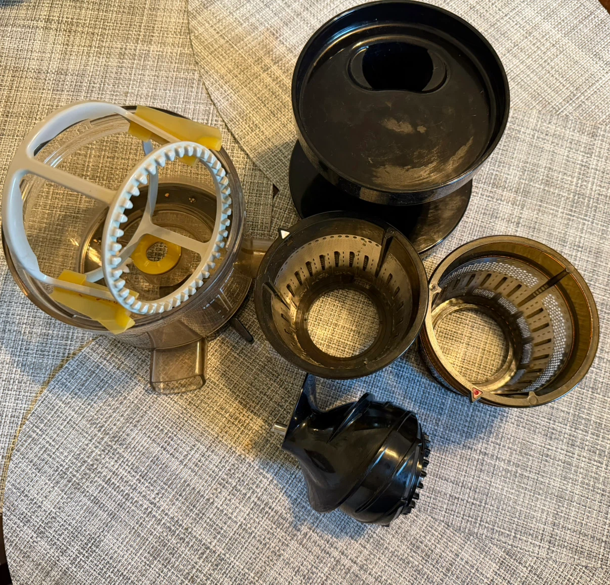 Hurom Slow Juicer (the most important is the main base) - photo 5