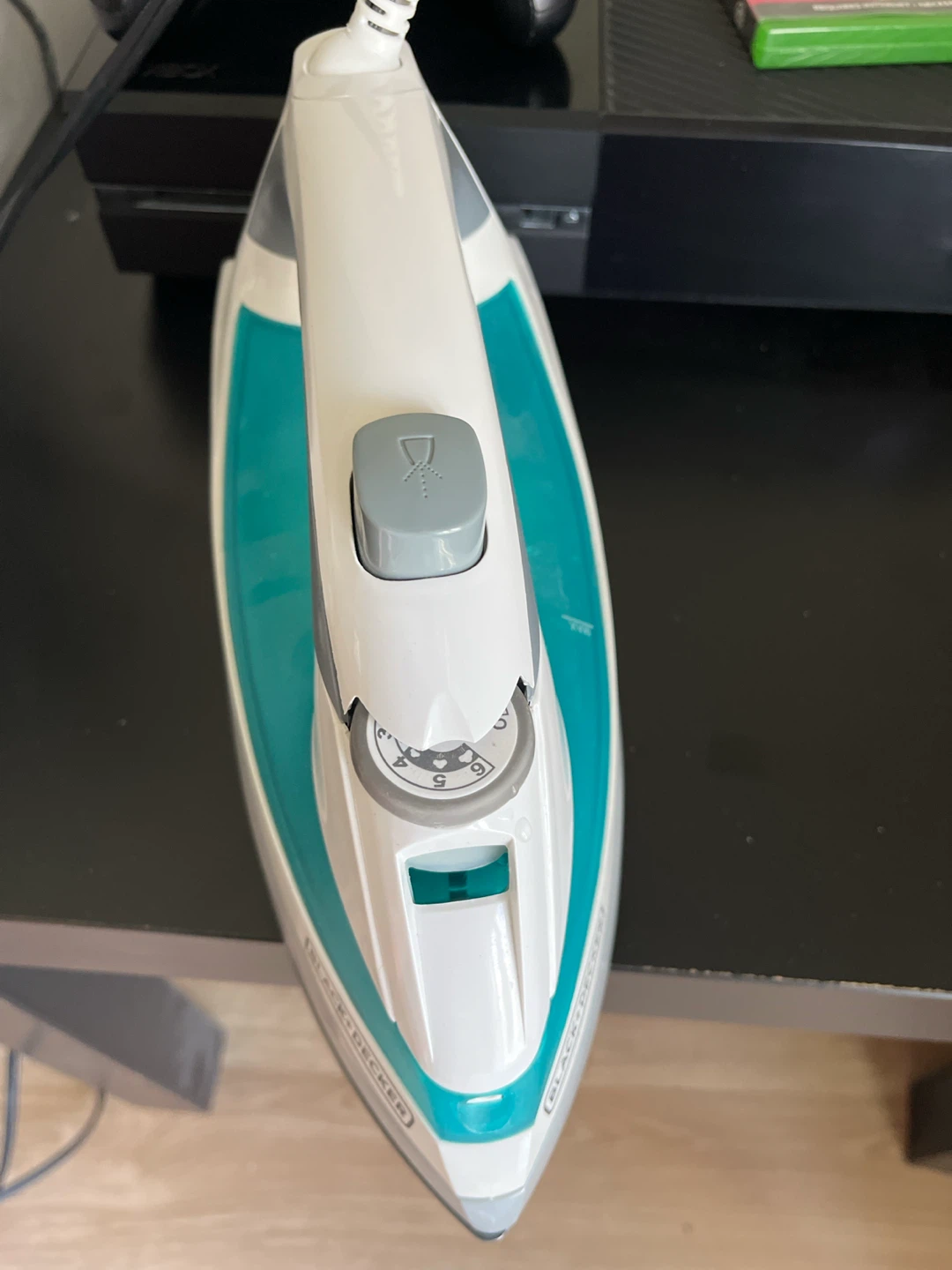 Black+Decker Steam Iron - photo 2