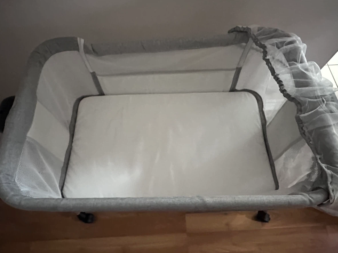 Baby Bassinet with Canopy - photo 2