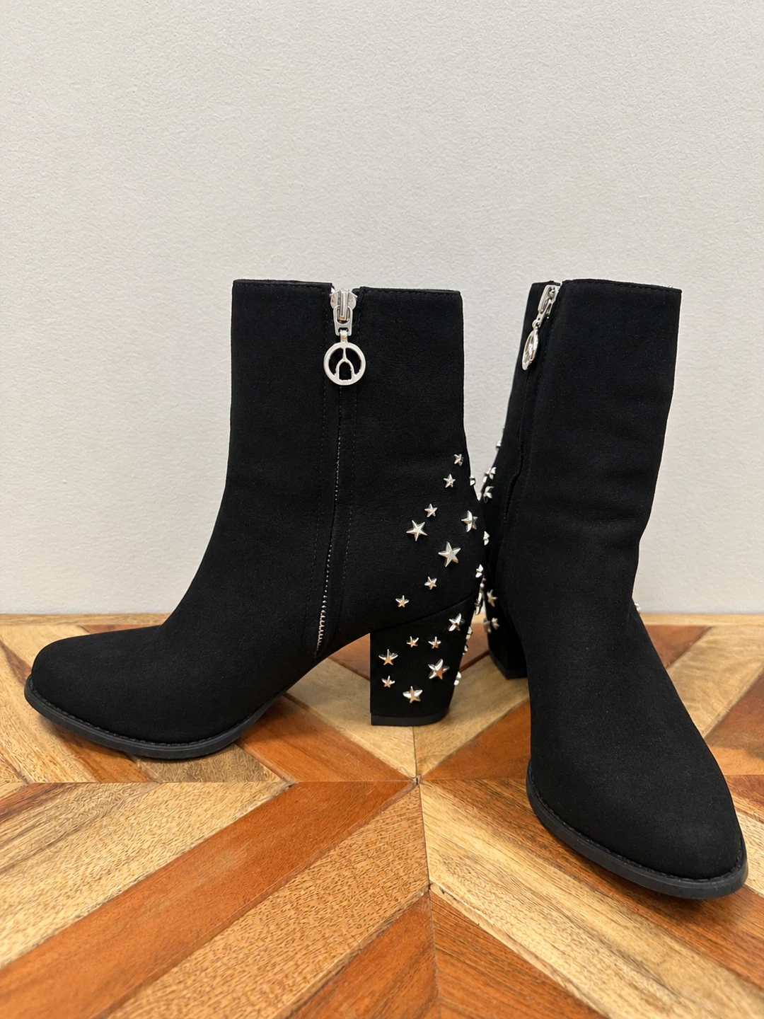WISHBONE by Browns Shoe | Black Star Studded Ankle Boots - photo 2