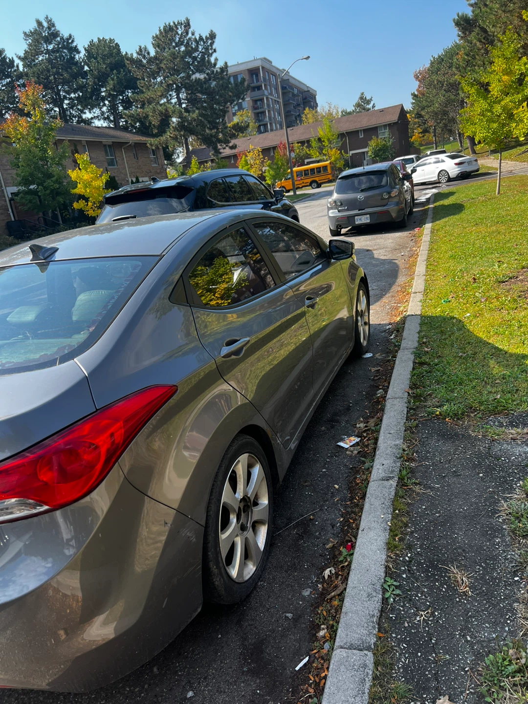 Hyundai Elantra - photo 2