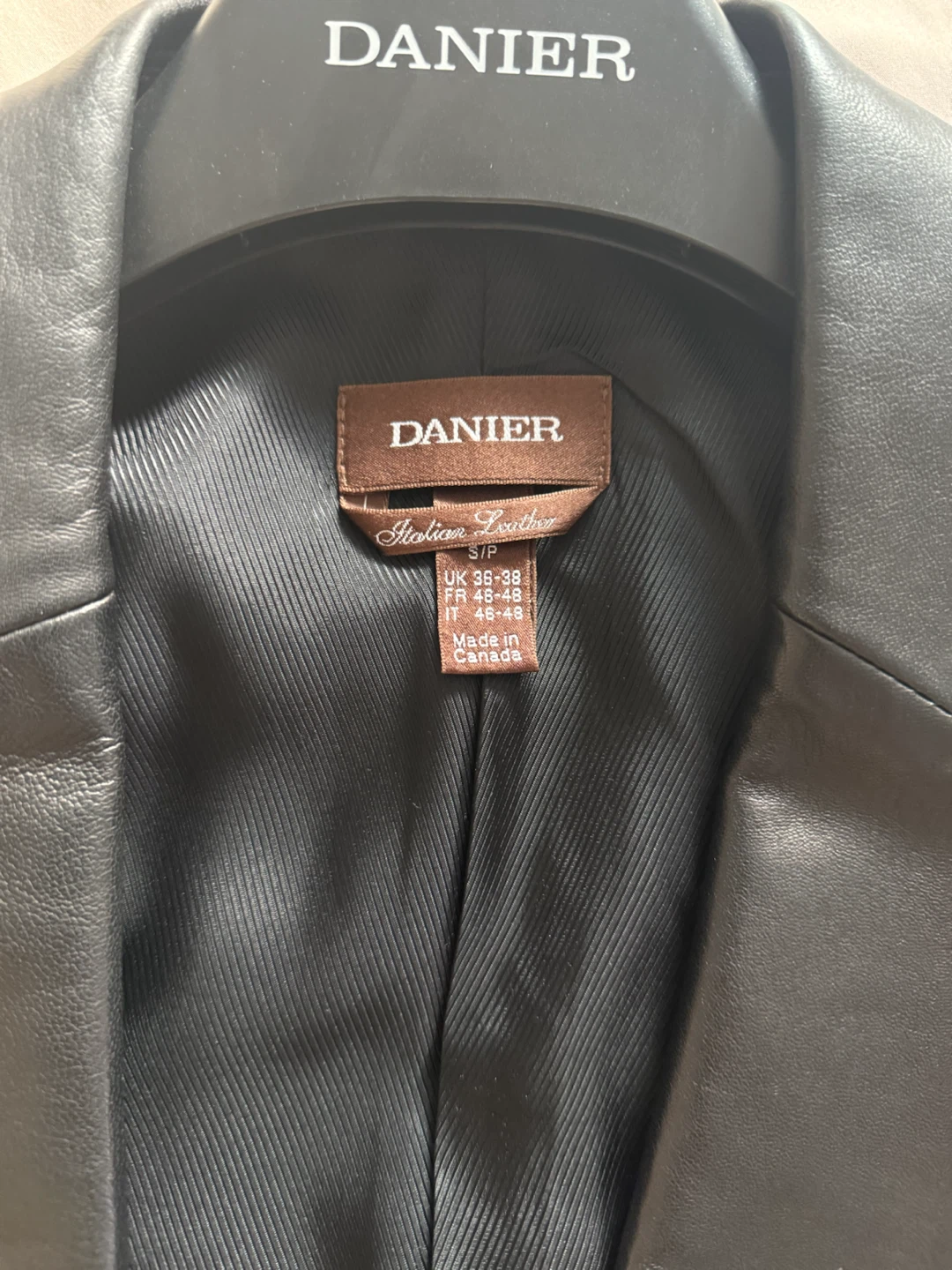 Danier Black Italian Leather Blazer - photo 3