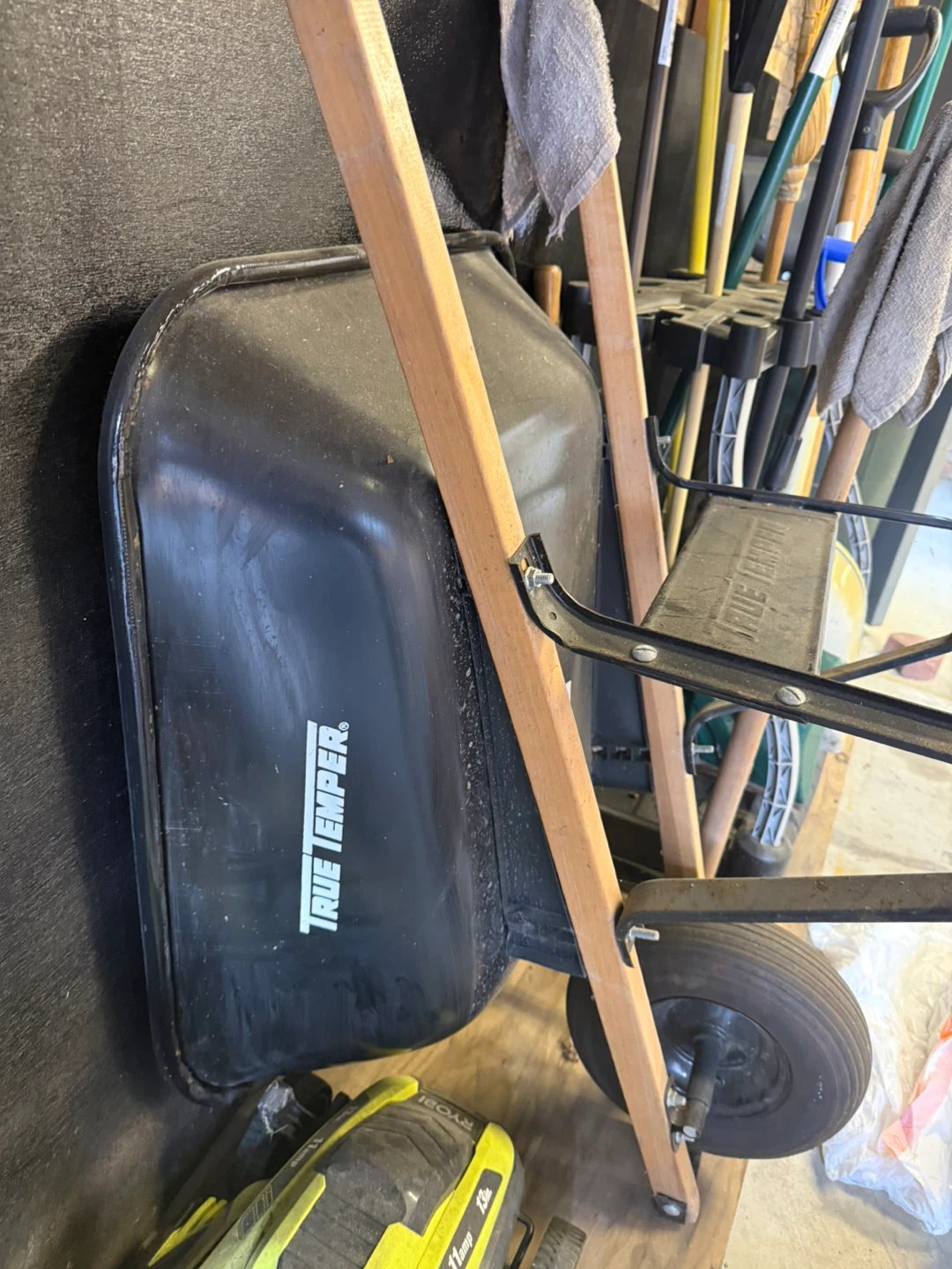 True Temper Wheelbarrow