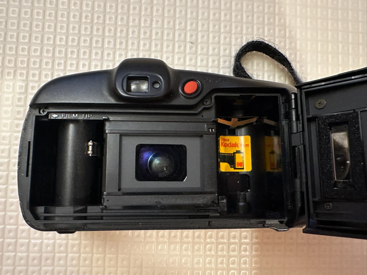 Kodak 35mm Film Camera - photo 3