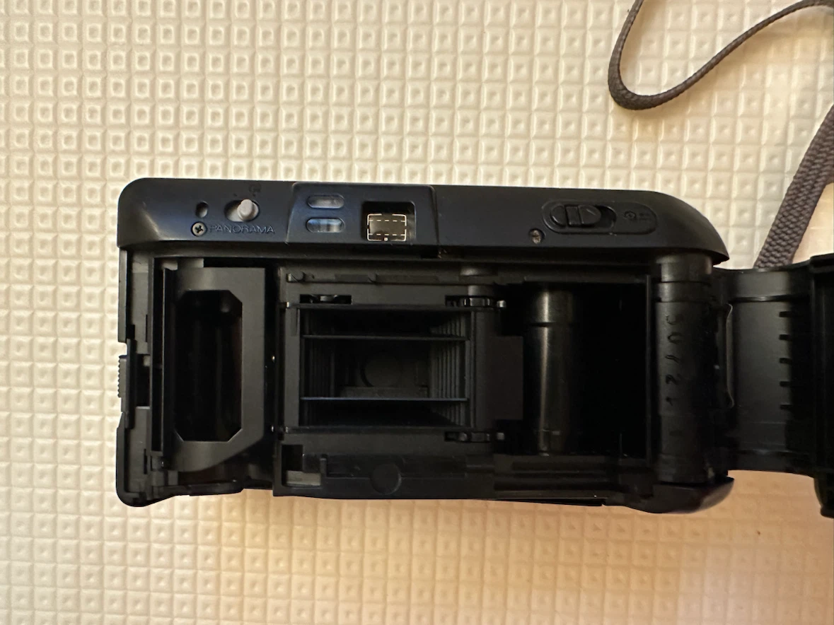 Fuji 35mm Film Camera - photo 3