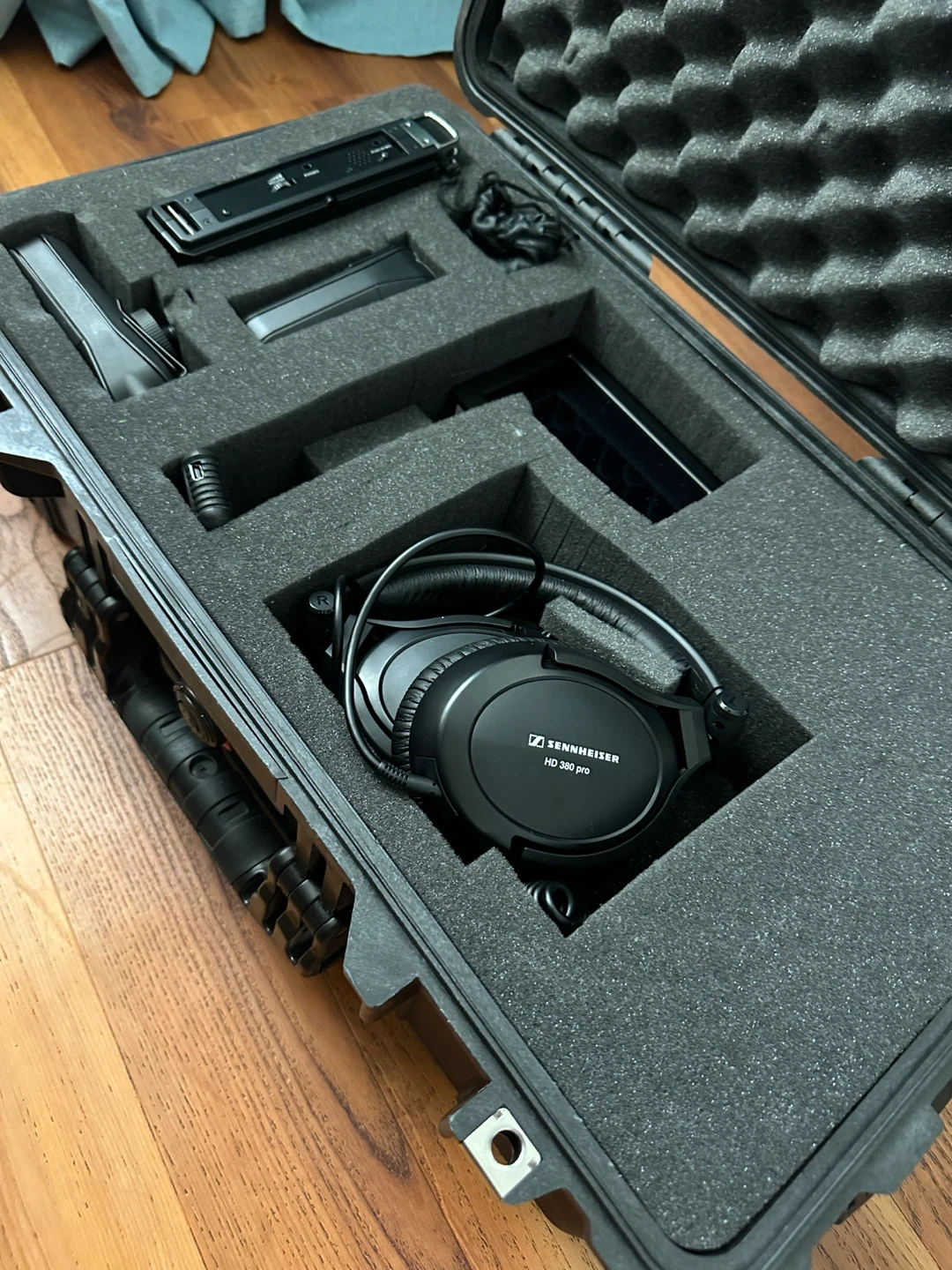 Video & Audio Kit—Blackmagic, RØDE, Roland, Sennheiser, Pelican - photo 2