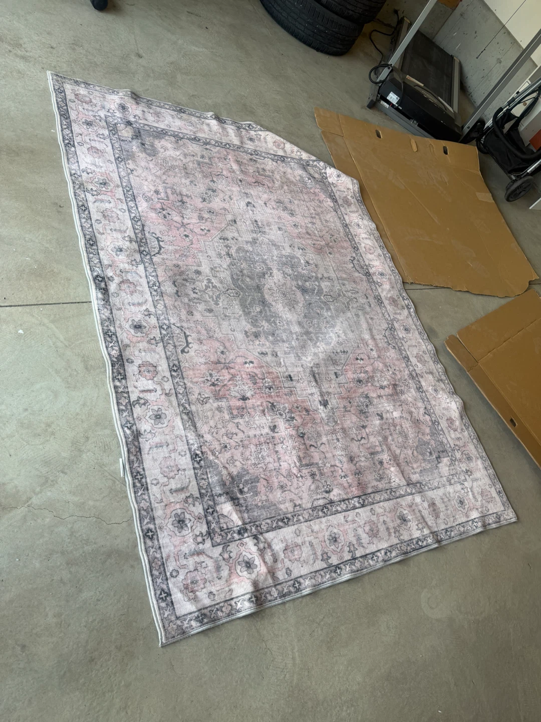 Large Traditional Style Area Rug - photo 2