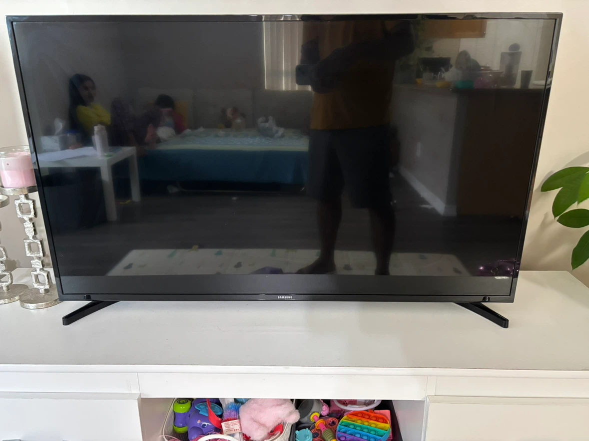 Samsung 43-inch LED Smart TV (UN43N5300) - photo 2