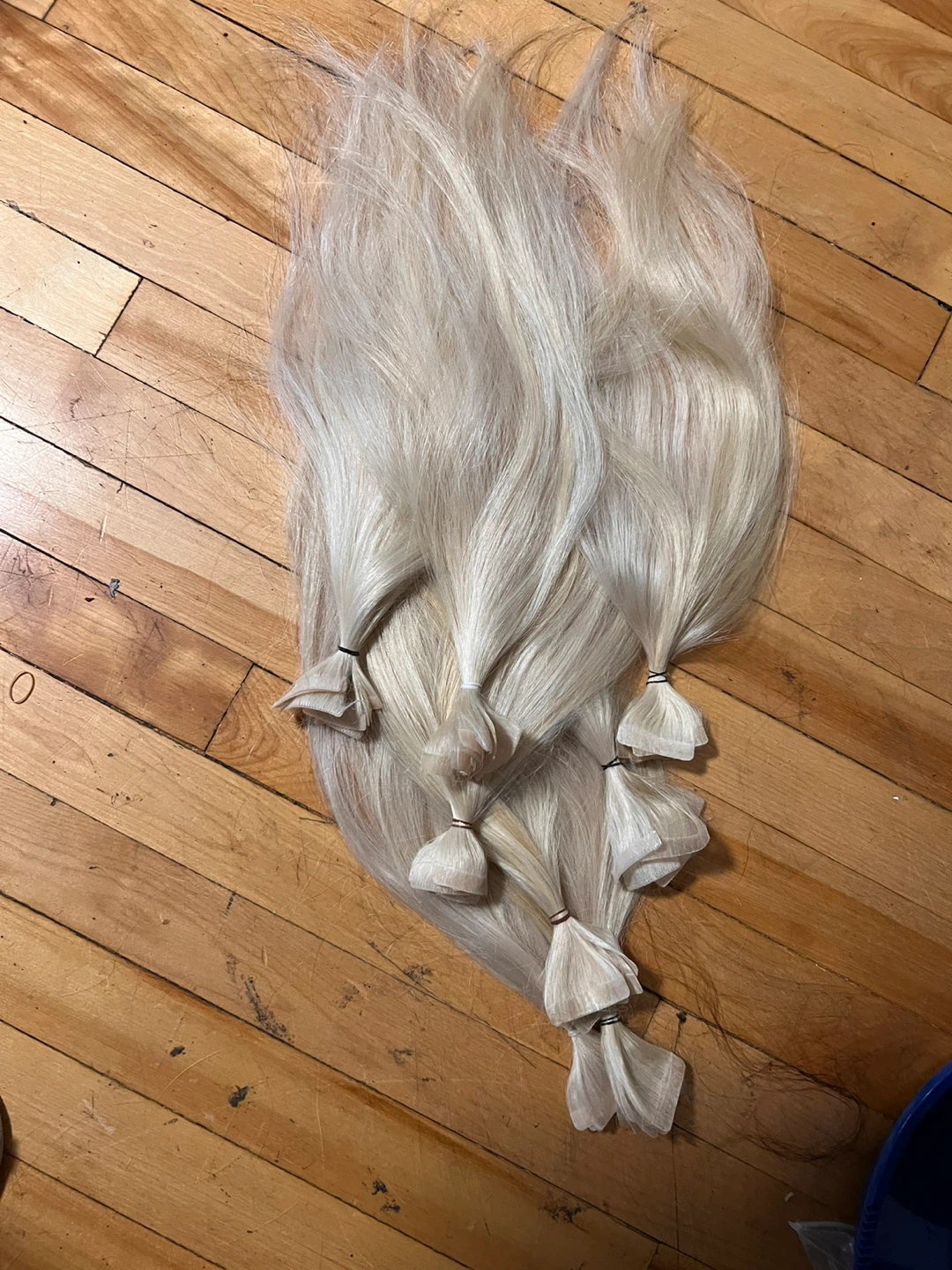 Platinum Blonde Tape-in Hair Extensions