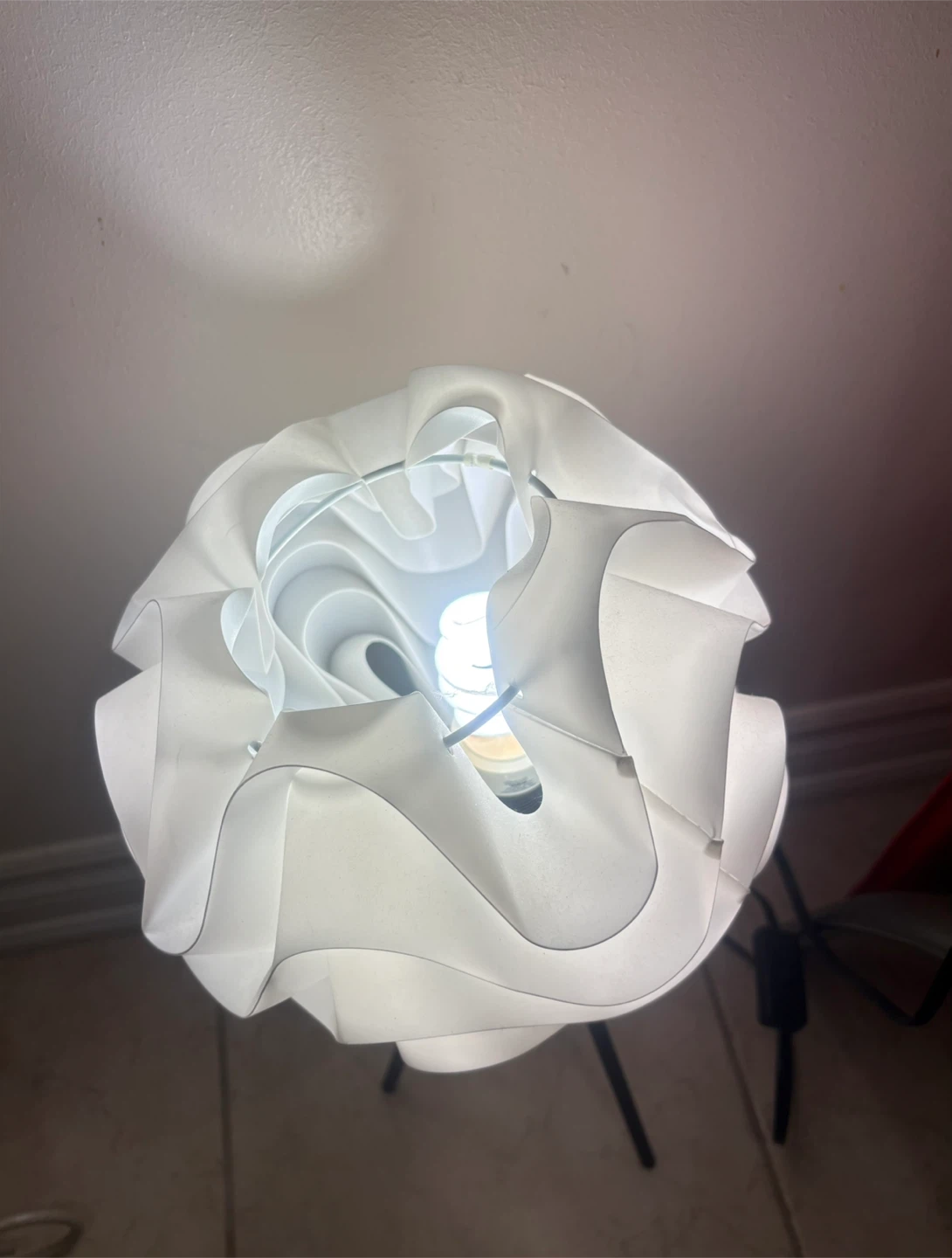 Modern White Tripod Table Lamp - photo 3