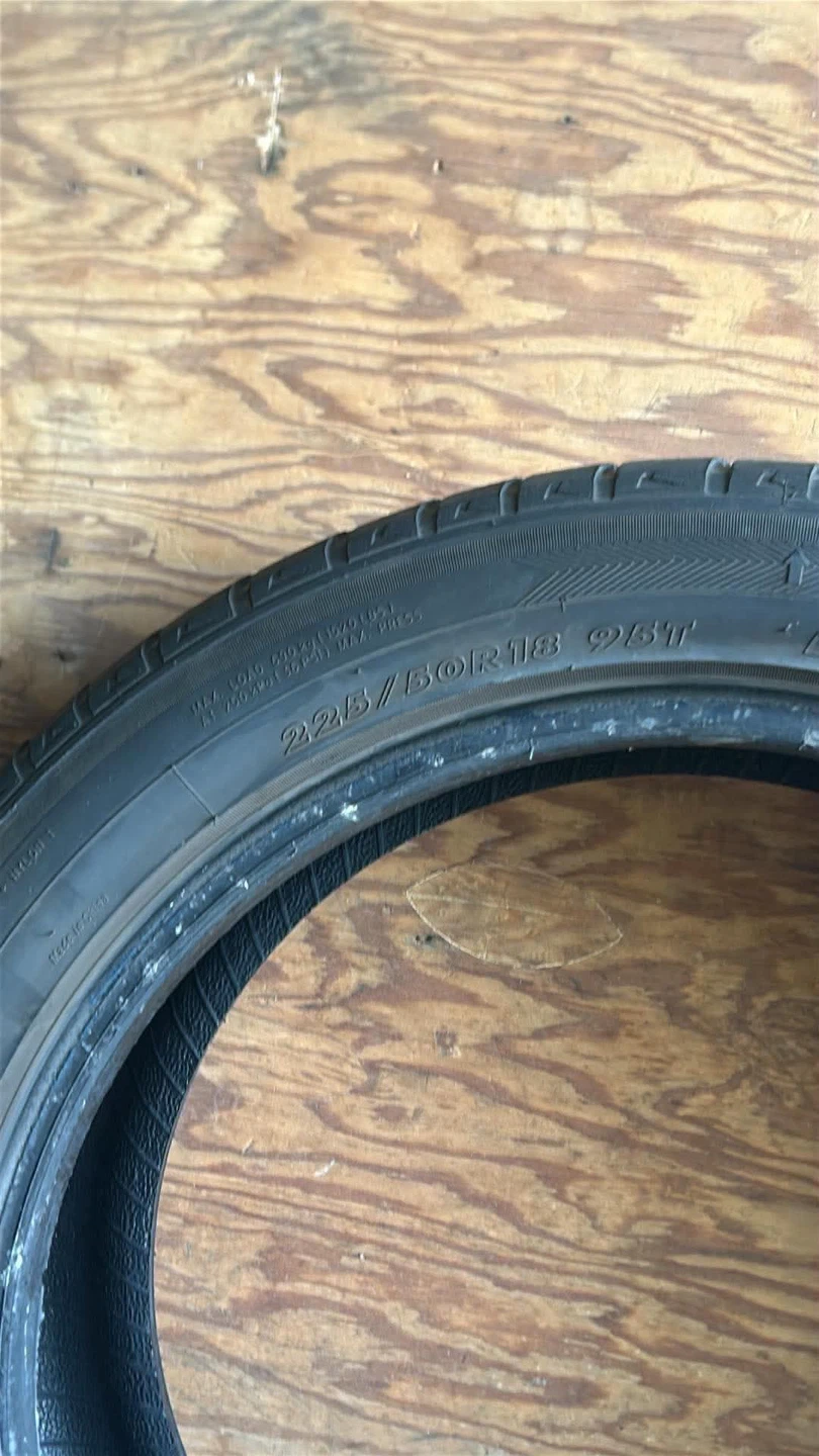 Set of four 225/50R18 tires - photo 2