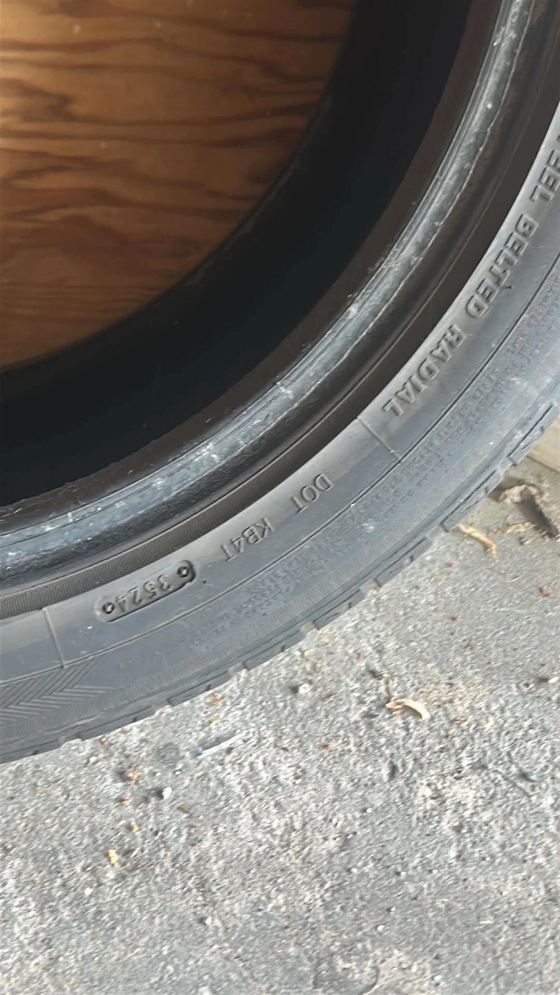 Set of four 225/50R18 tires - photo 3