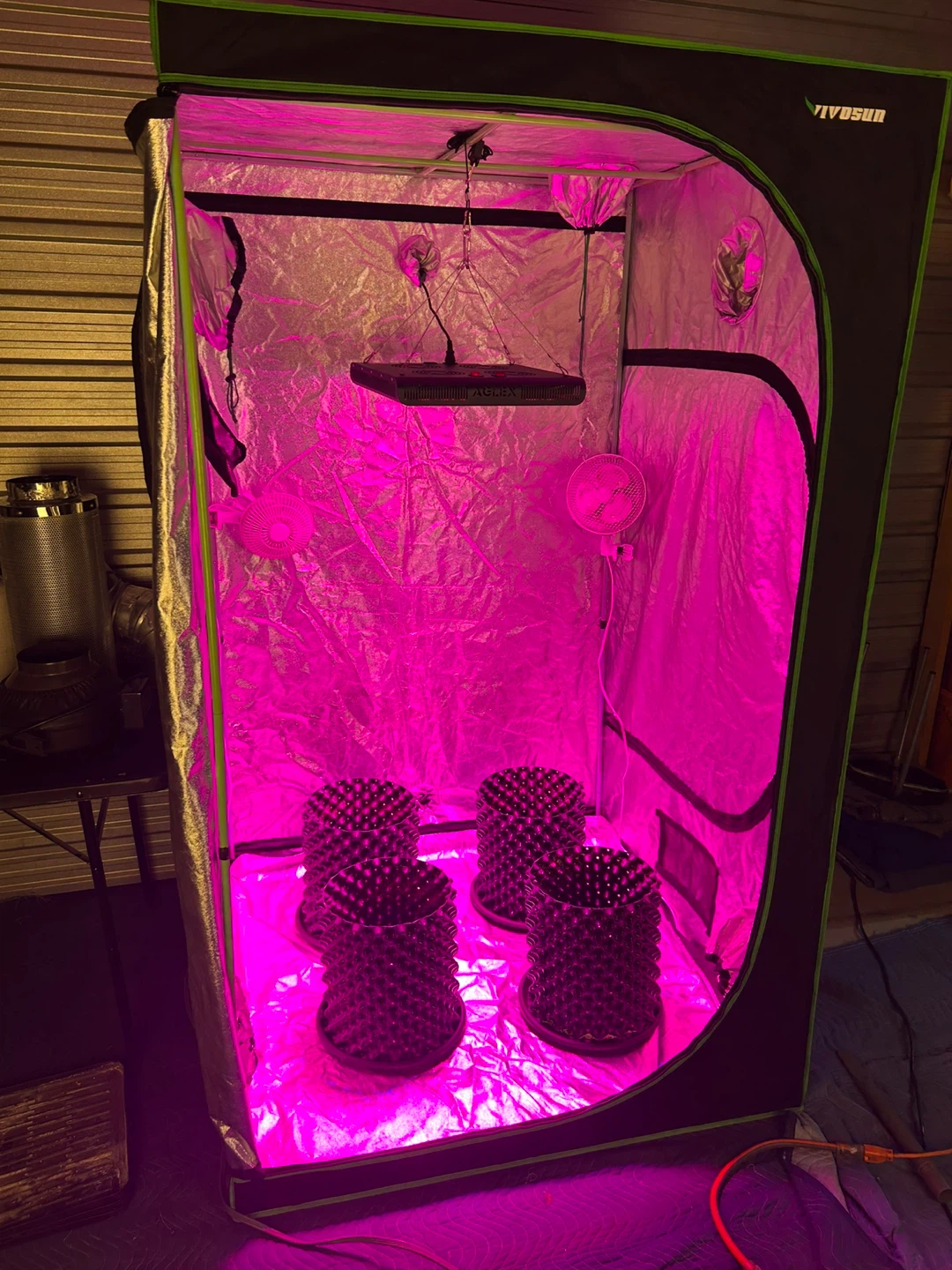 VIVOSUN 4X4 GROW TENT/AGLEX 2000W LIGHT + ACCESSORIES FOR $300!