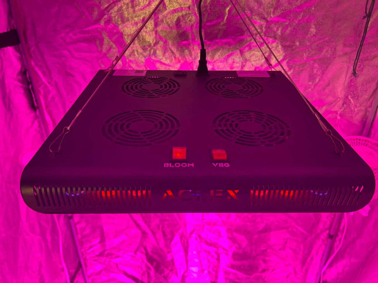 VIVOSUN 4X4 GROW TENT/AGLEX 2000W LIGHT + ACCESSORIES FOR $300! - photo 4