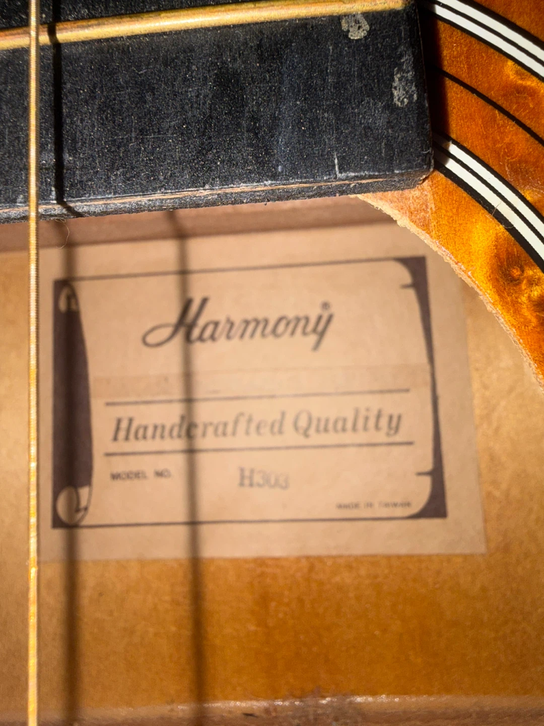 Harmony H303 Acoustic Guitar - photo 3