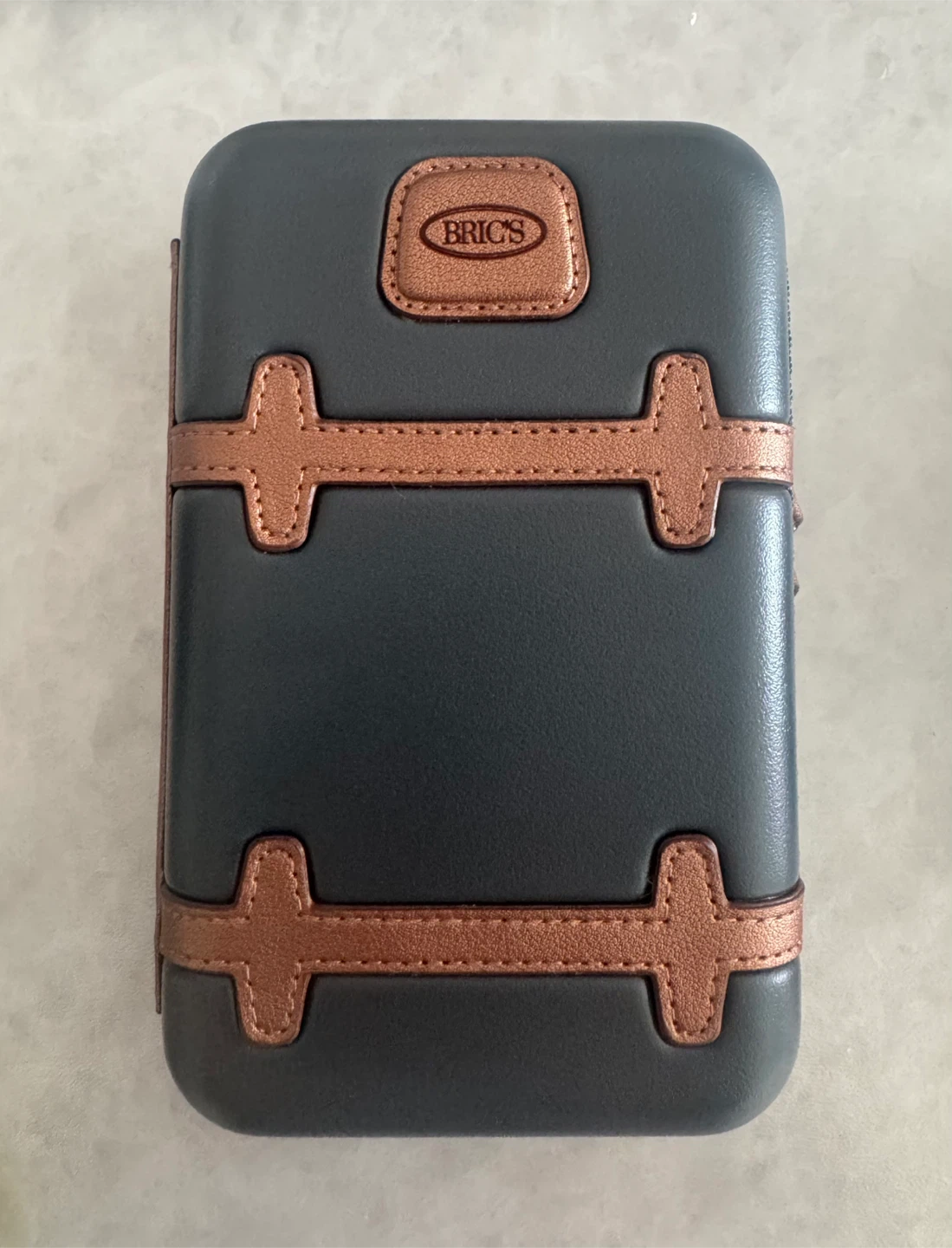Bric's Starlux Airlines Amenity Kit - brand new - photo 2