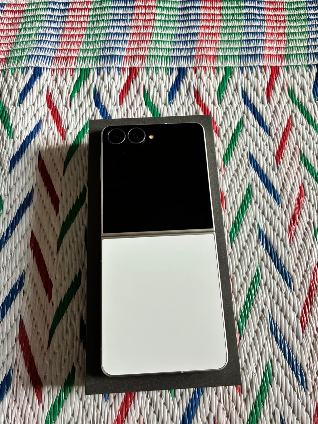 Samsung Galaxy Z Flip8 cream 512 gb - photo 4