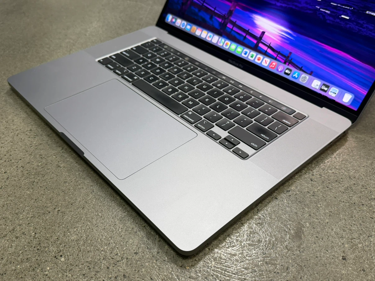 2019 Apple MacBook Pro 16inch | Excellent Condition - photo 3