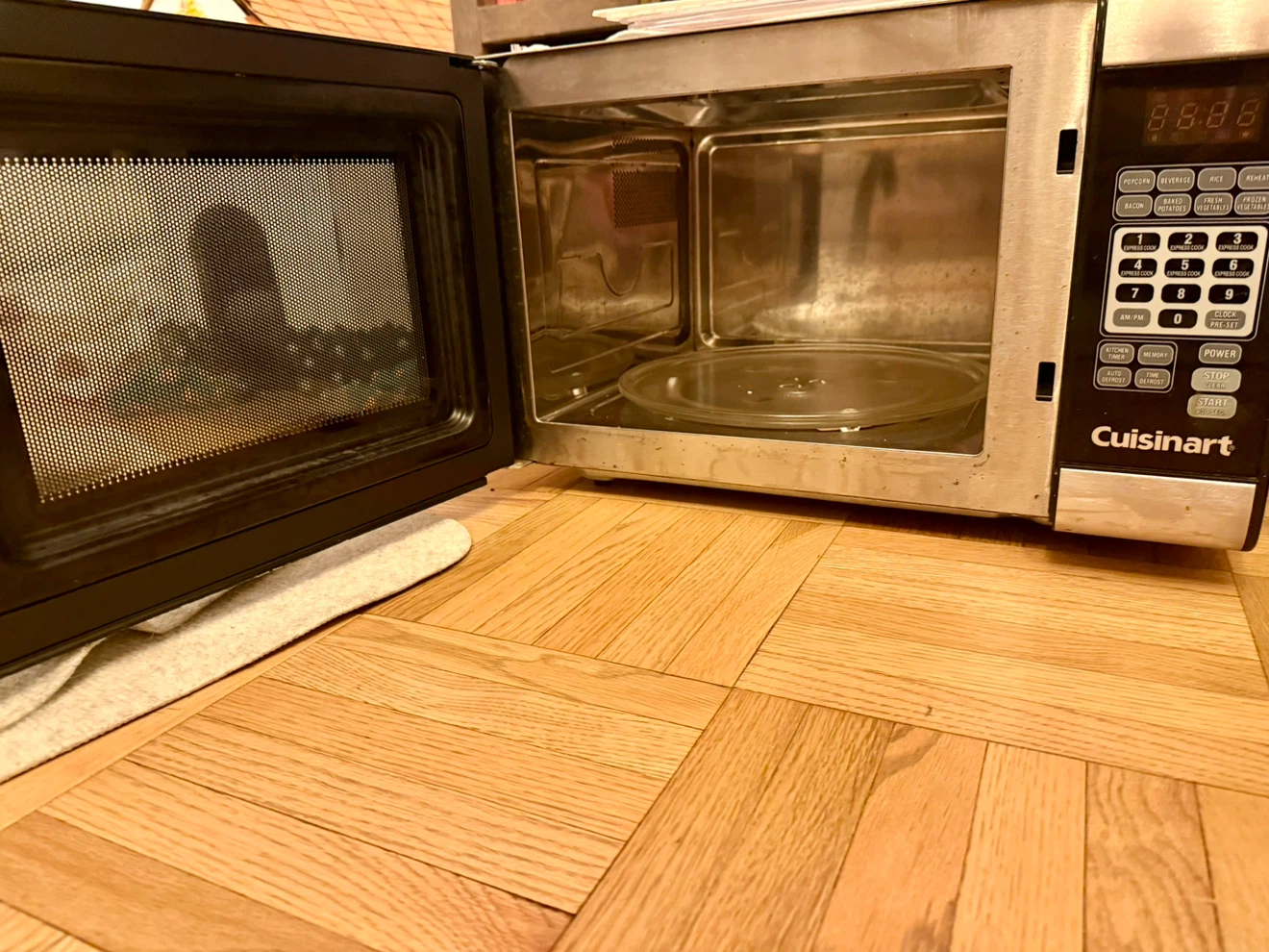 Cuisinart microwave for sale (retired) - photo 2