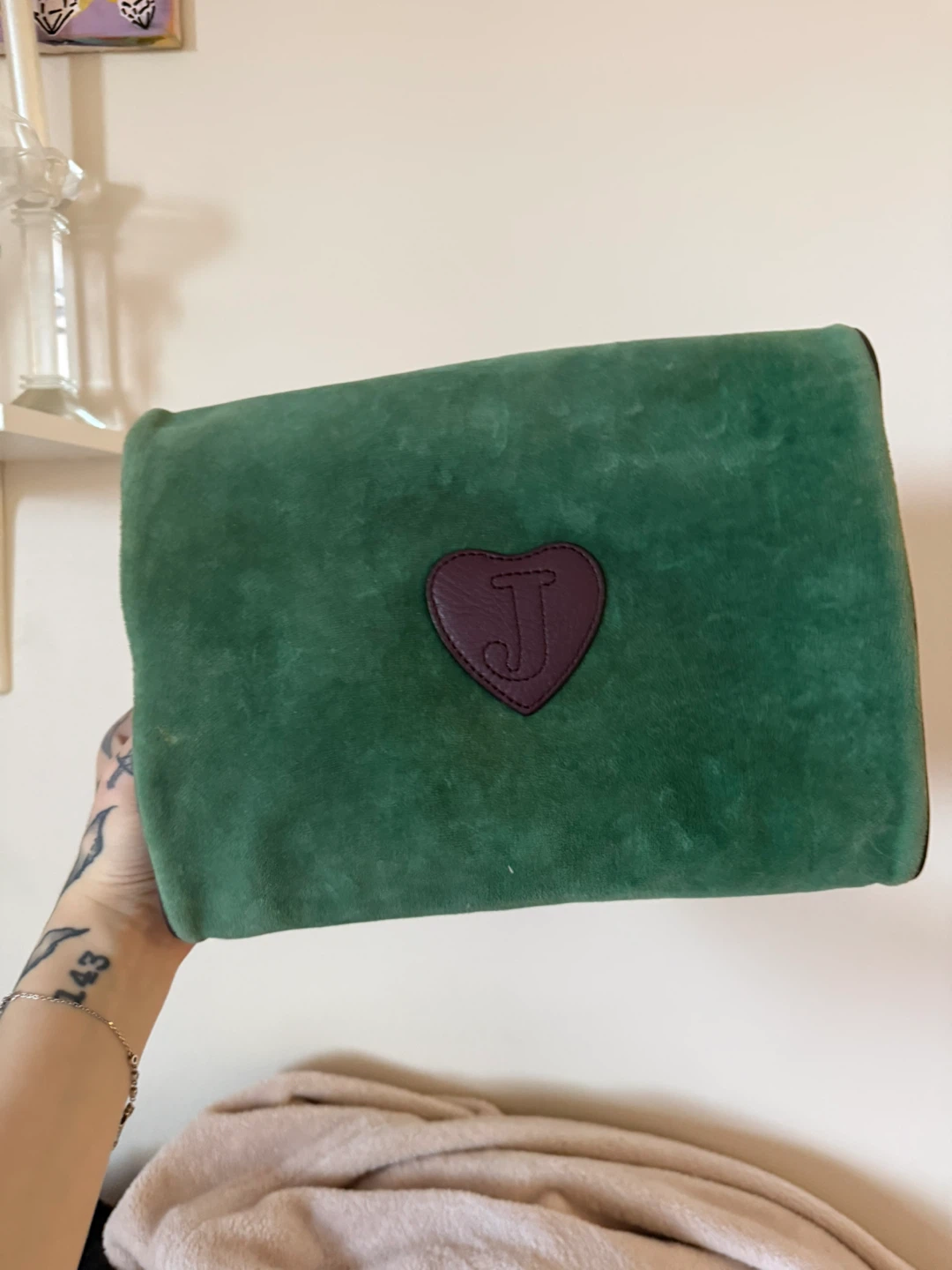 Juicy Couture Green Velour makeup bag - photo 2
