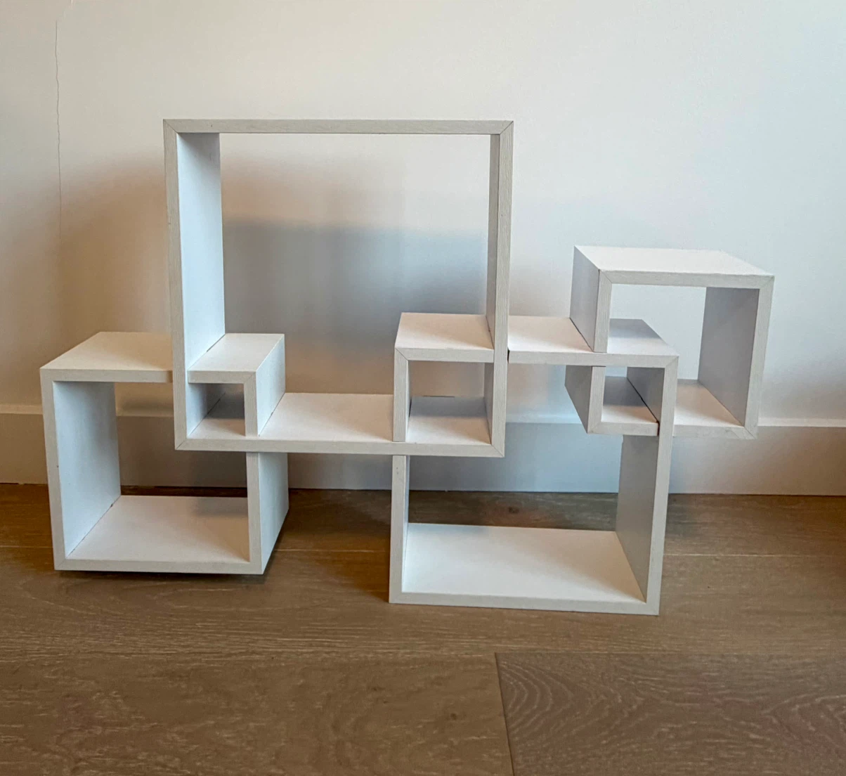 White Intersecting Cube Shelves - photo 4