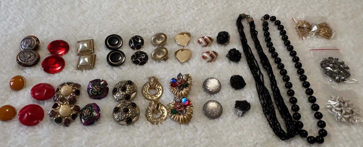 Assorted Vintage Costume Jewellery Set