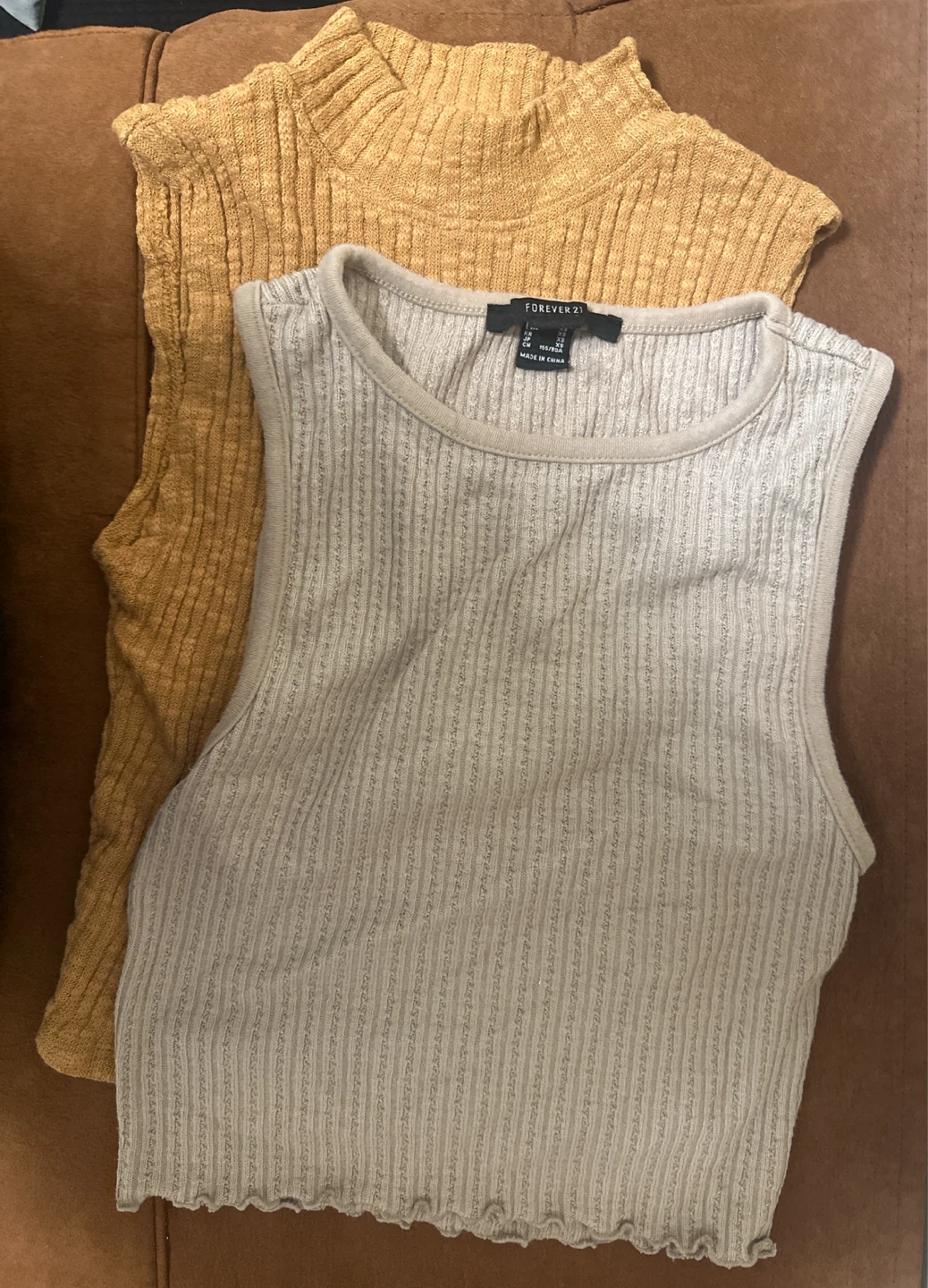 Set of 2 Forever 21 Sleeveless Tops - photo 2
