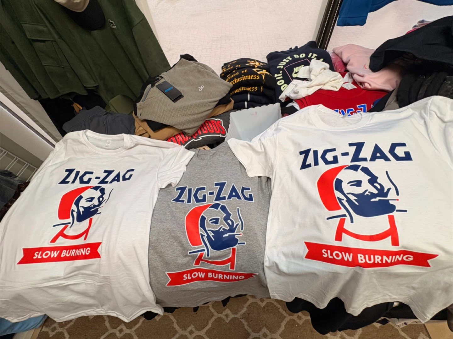 Zig-Zag T-shirts and hoodies