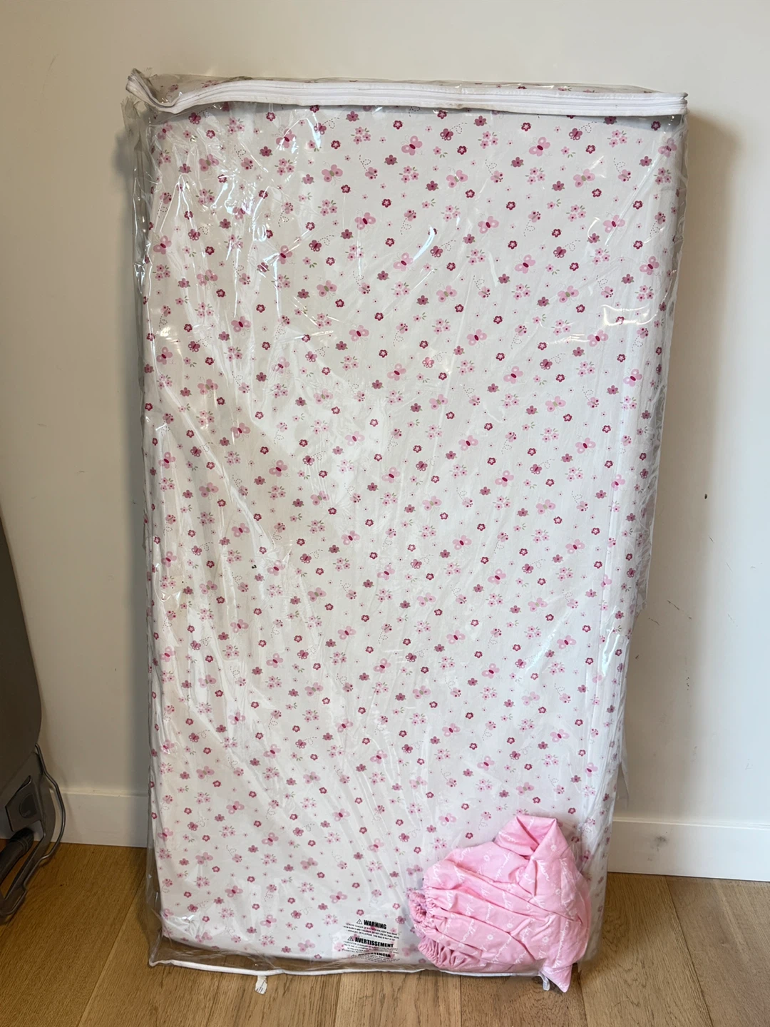 Baby Crib Mattress with fitted sheets