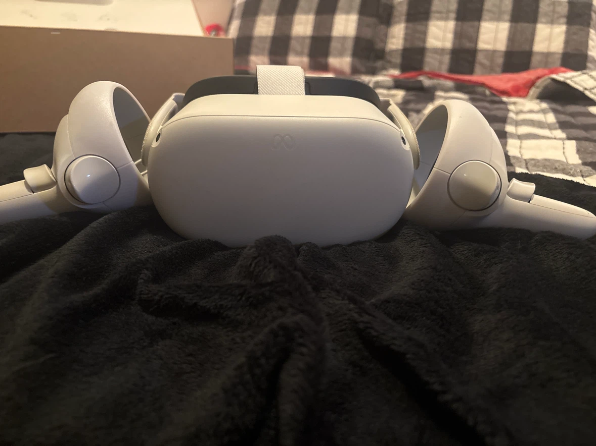 Meta Quest 2 128GB VR Headset - photo 2