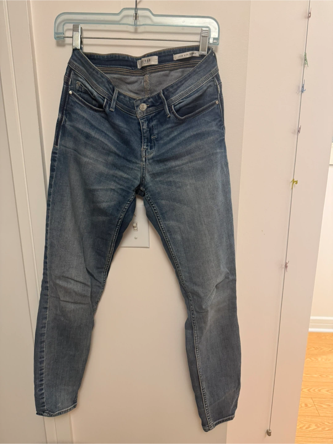 Guess Low Rise Skinny Jeans - Size 27
