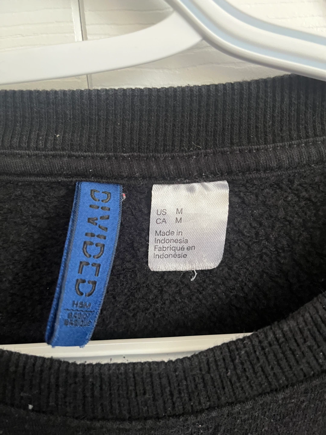 H&M Divided Black Sweatshirt - Medium - photo 4