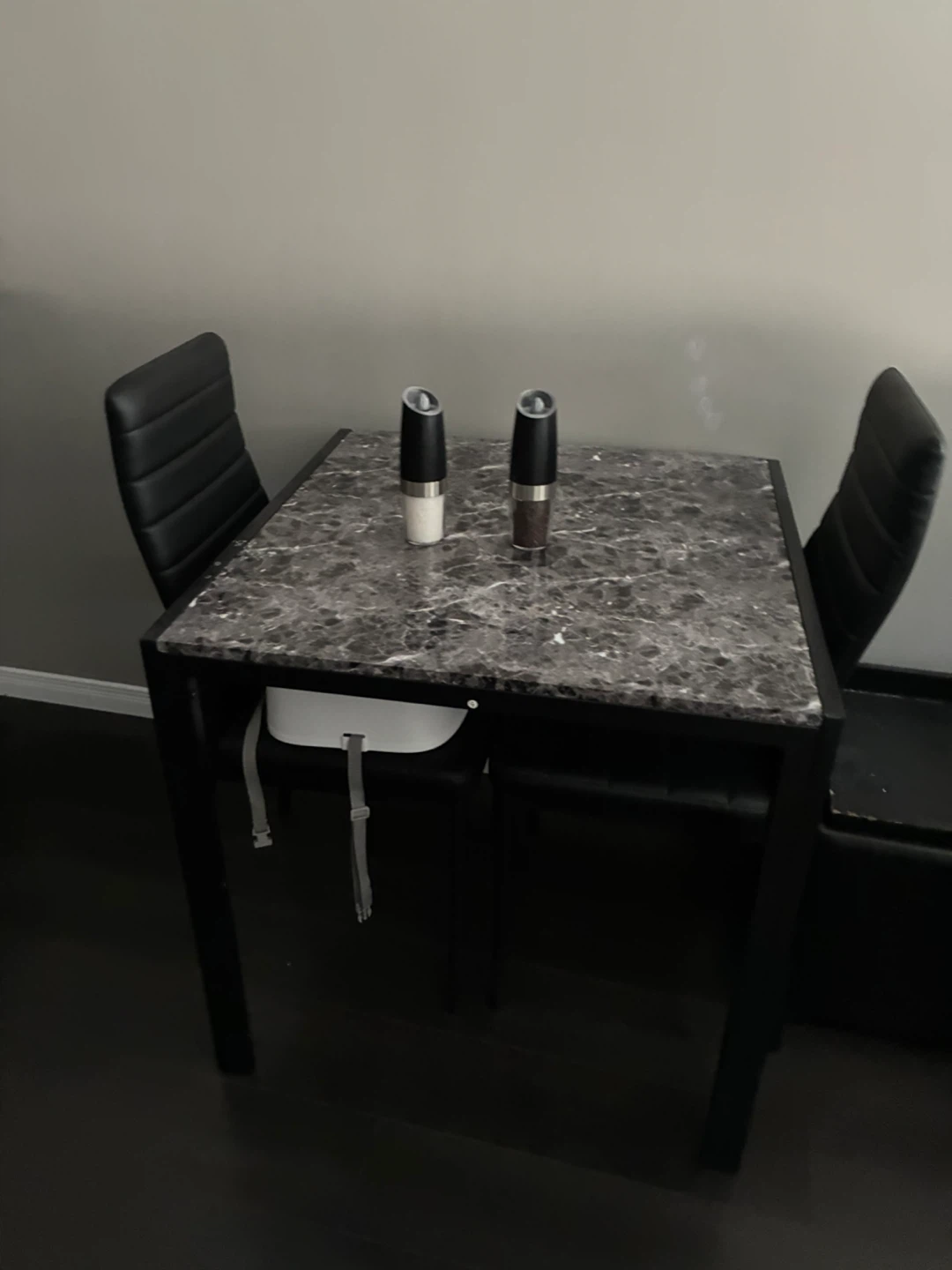 Black Salt and Pepper Grinder Set