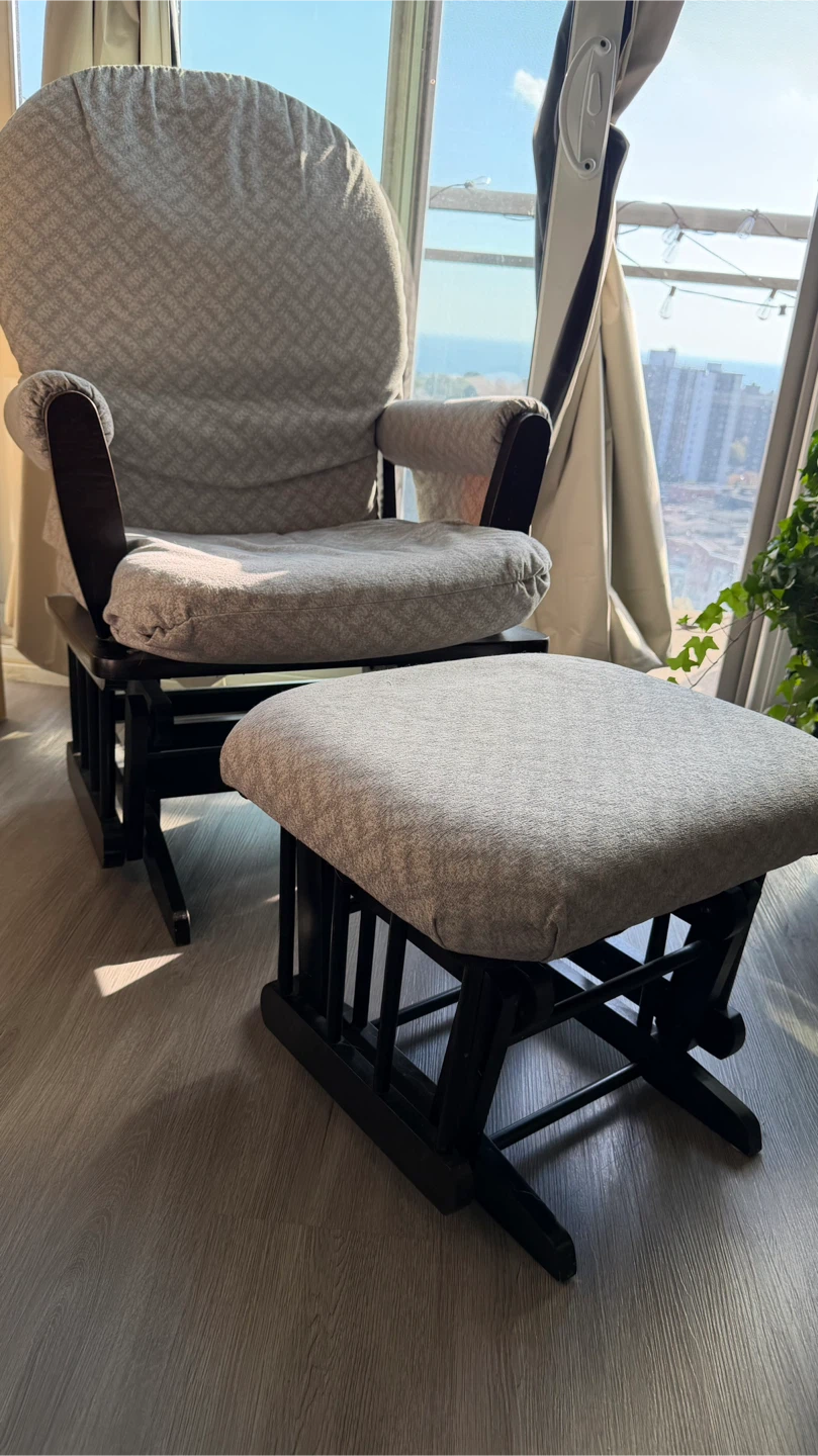 Glider Chair with Matching Ottoman - photo 5