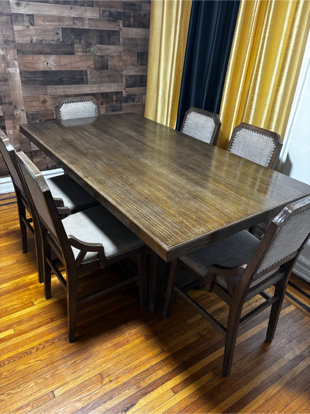 Rustic Dining Room Table and Chair Set