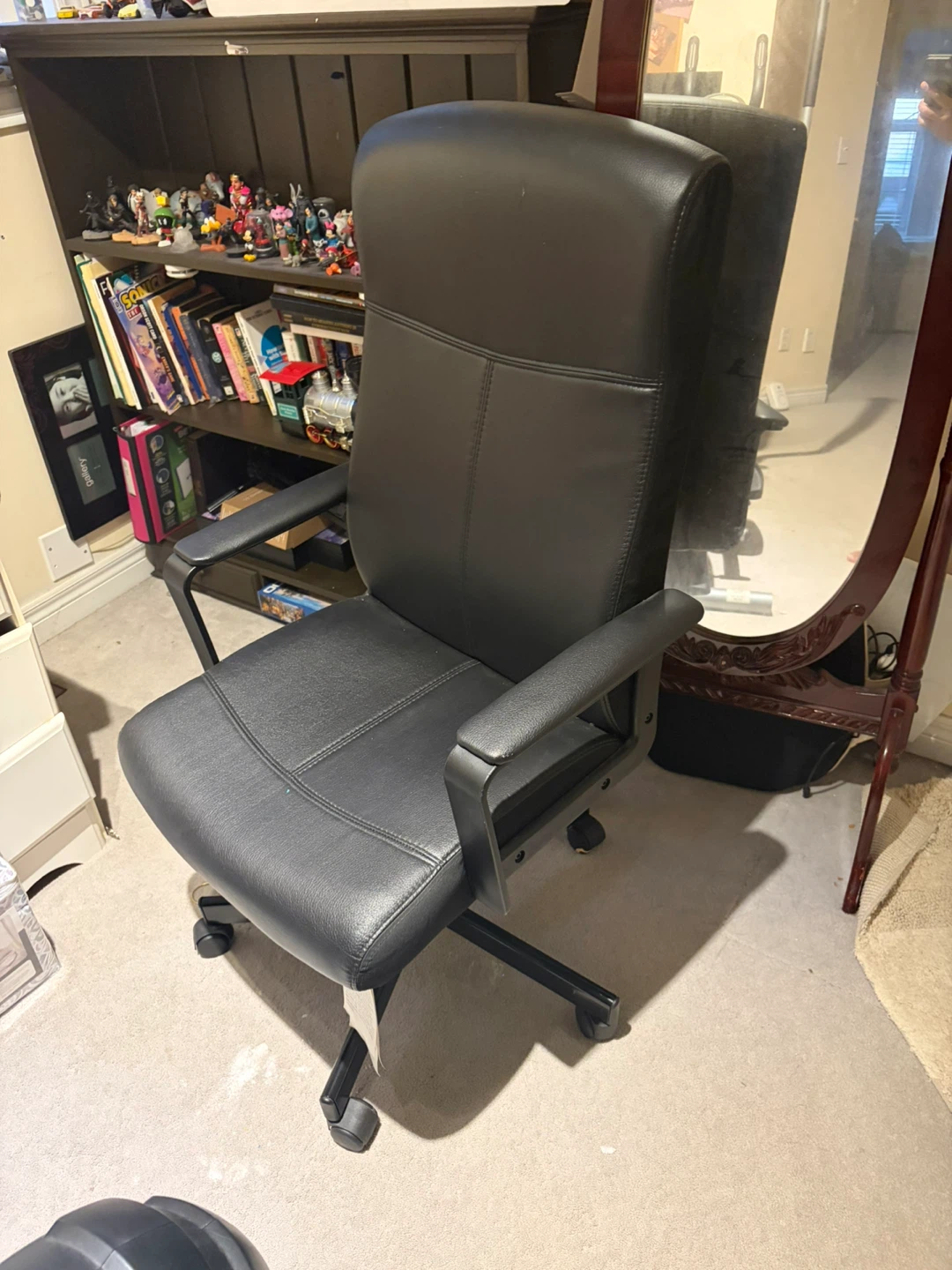 Black Office Chair - photo 2