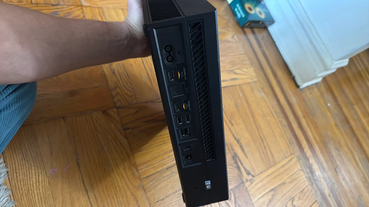 Microsoft Xbox One Console Model 1540 - photo 2