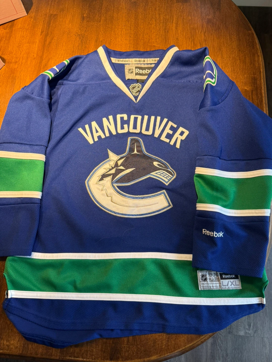 Youth canucks jersey