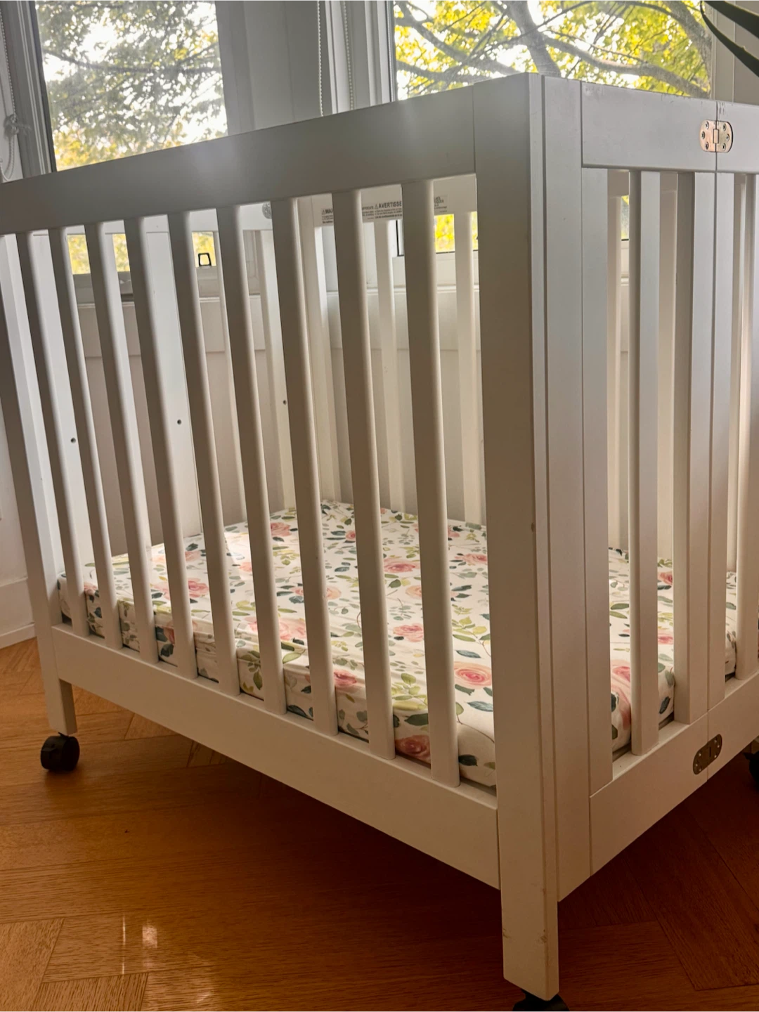 White Foldable Baby Crib-Babyletto - photo 2