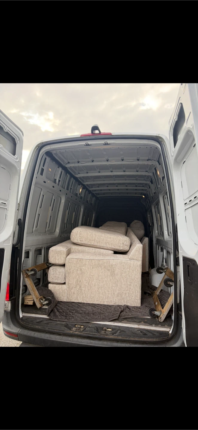🚚 RELIABLE FURNITURE DELIVERY – VANCOUVER & LOWER MAINLAND