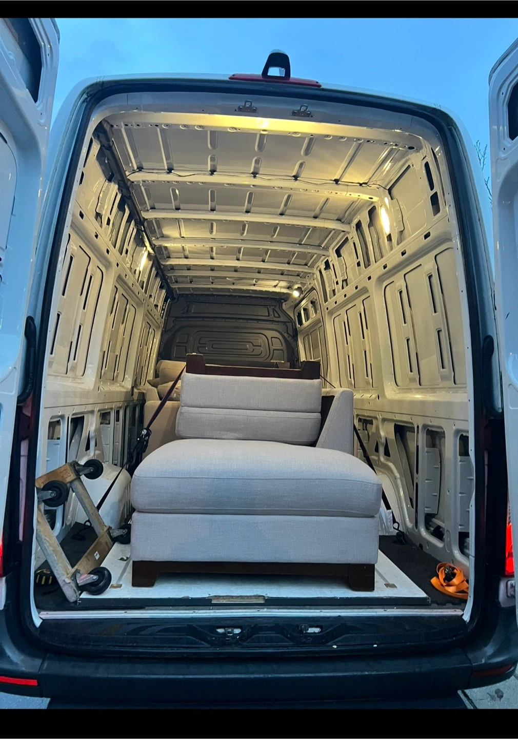 🚚 RELIABLE FURNITURE DELIVERY – VANCOUVER & LOWER MAINLAND - photo 2