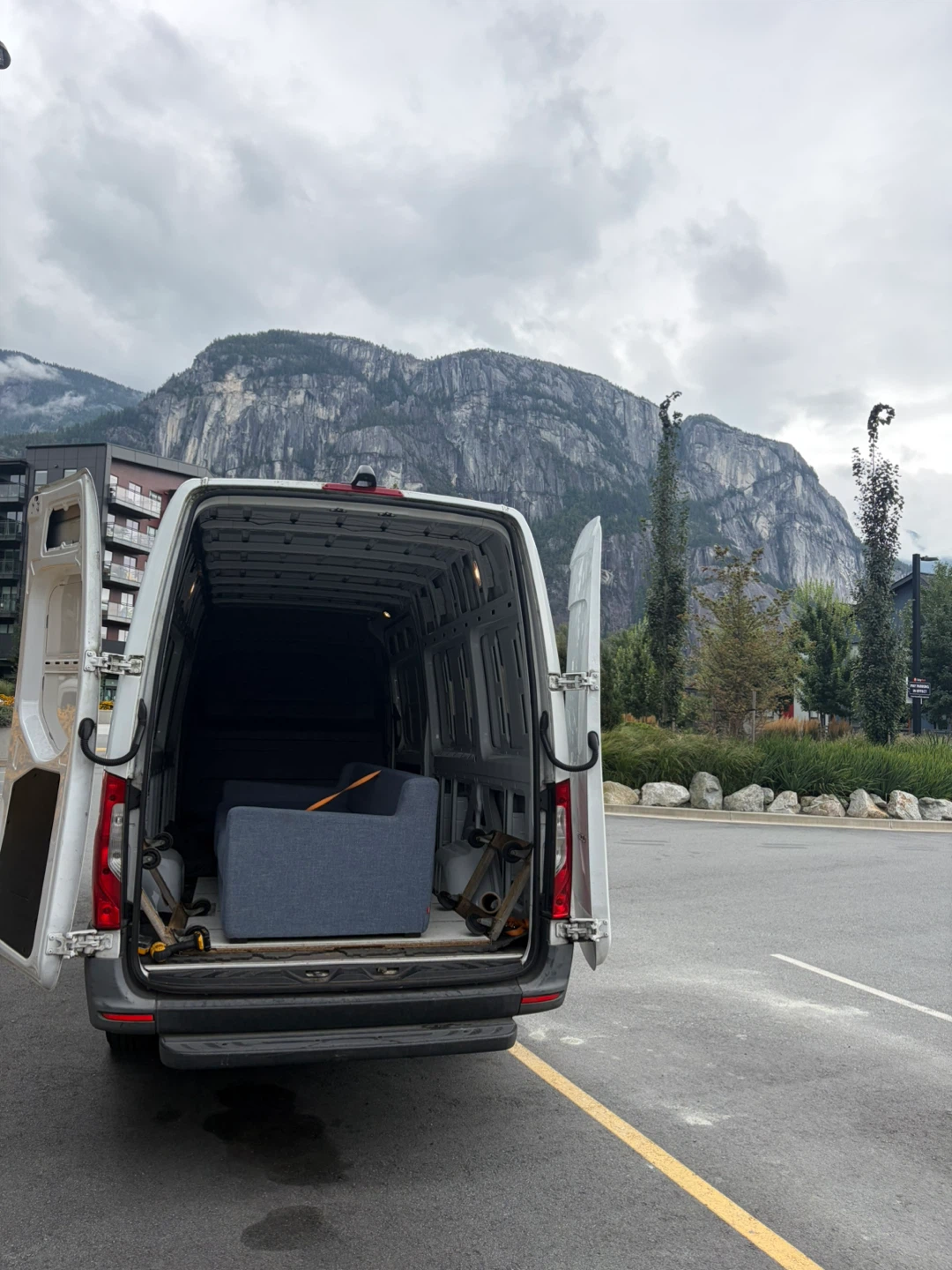 🚚 RELIABLE FURNITURE DELIVERY – VANCOUVER & LOWER MAINLAND - photo 5