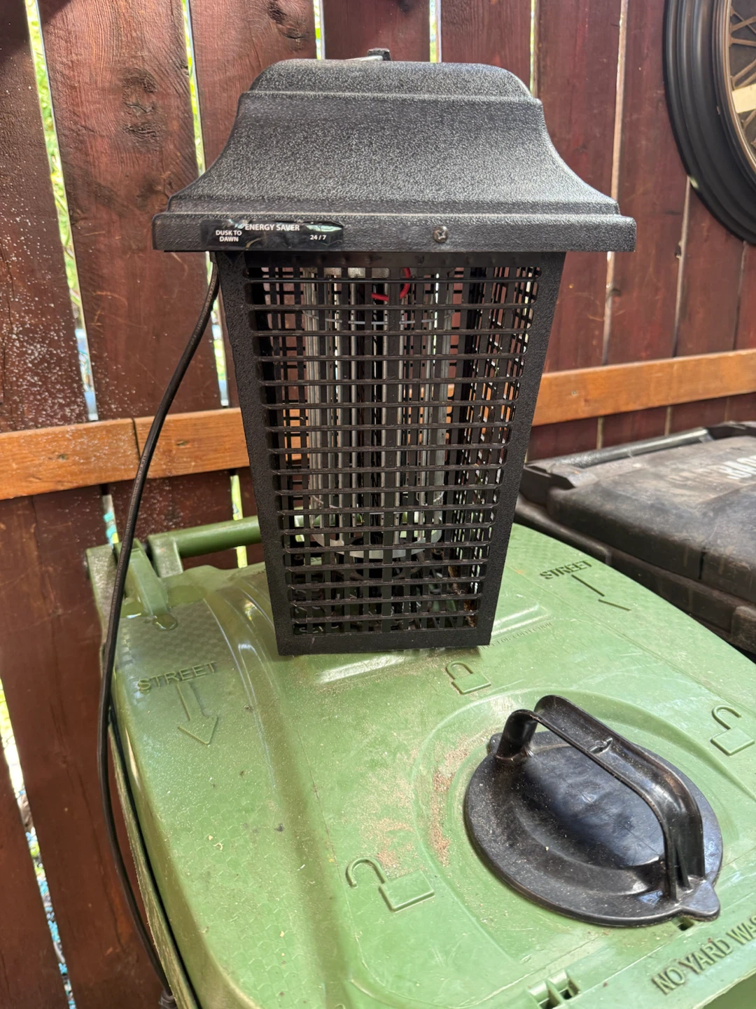 Flowtron bug zapper