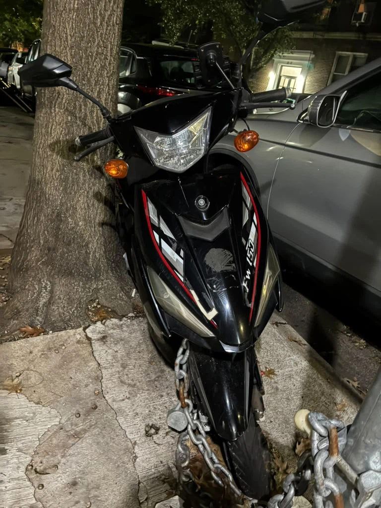 Black FW 150 Scooter
