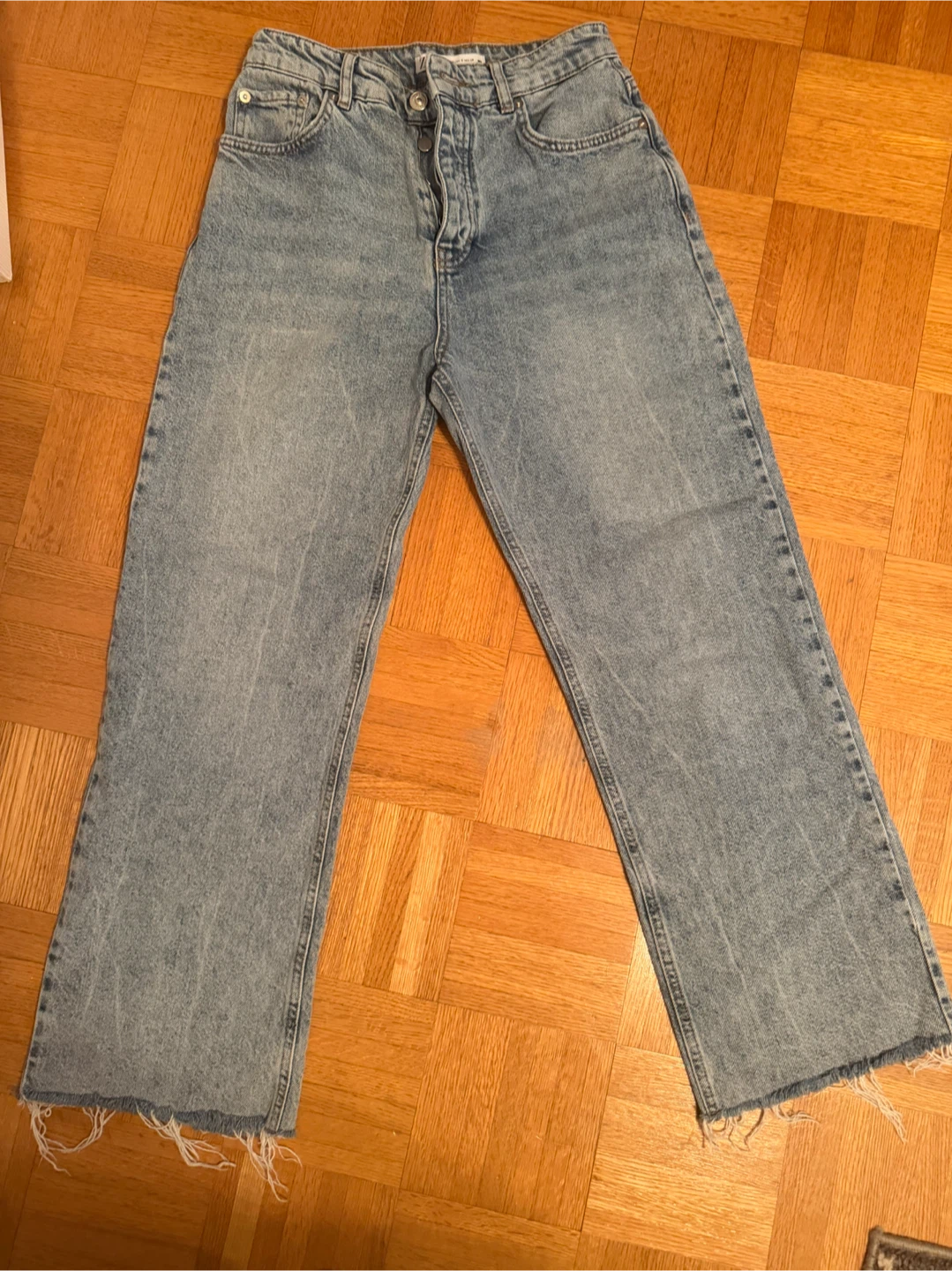 Zara Light Wash Raw Hem Jeans Size 6