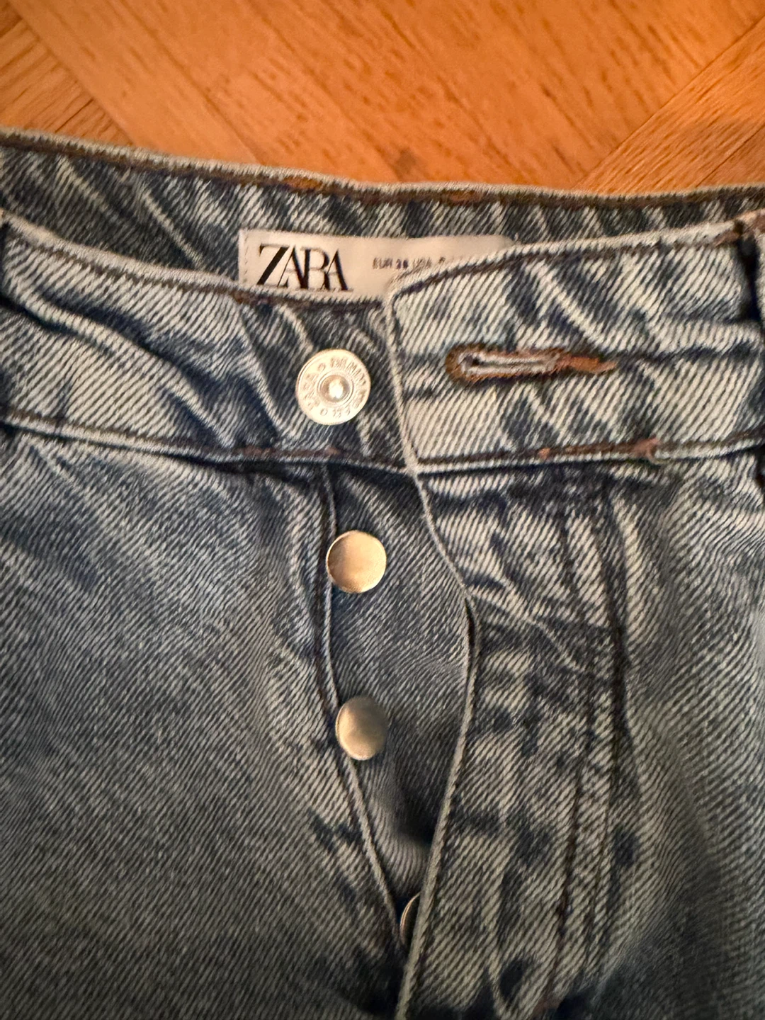Zara Light Wash Raw Hem Jeans Size 6 - photo 5