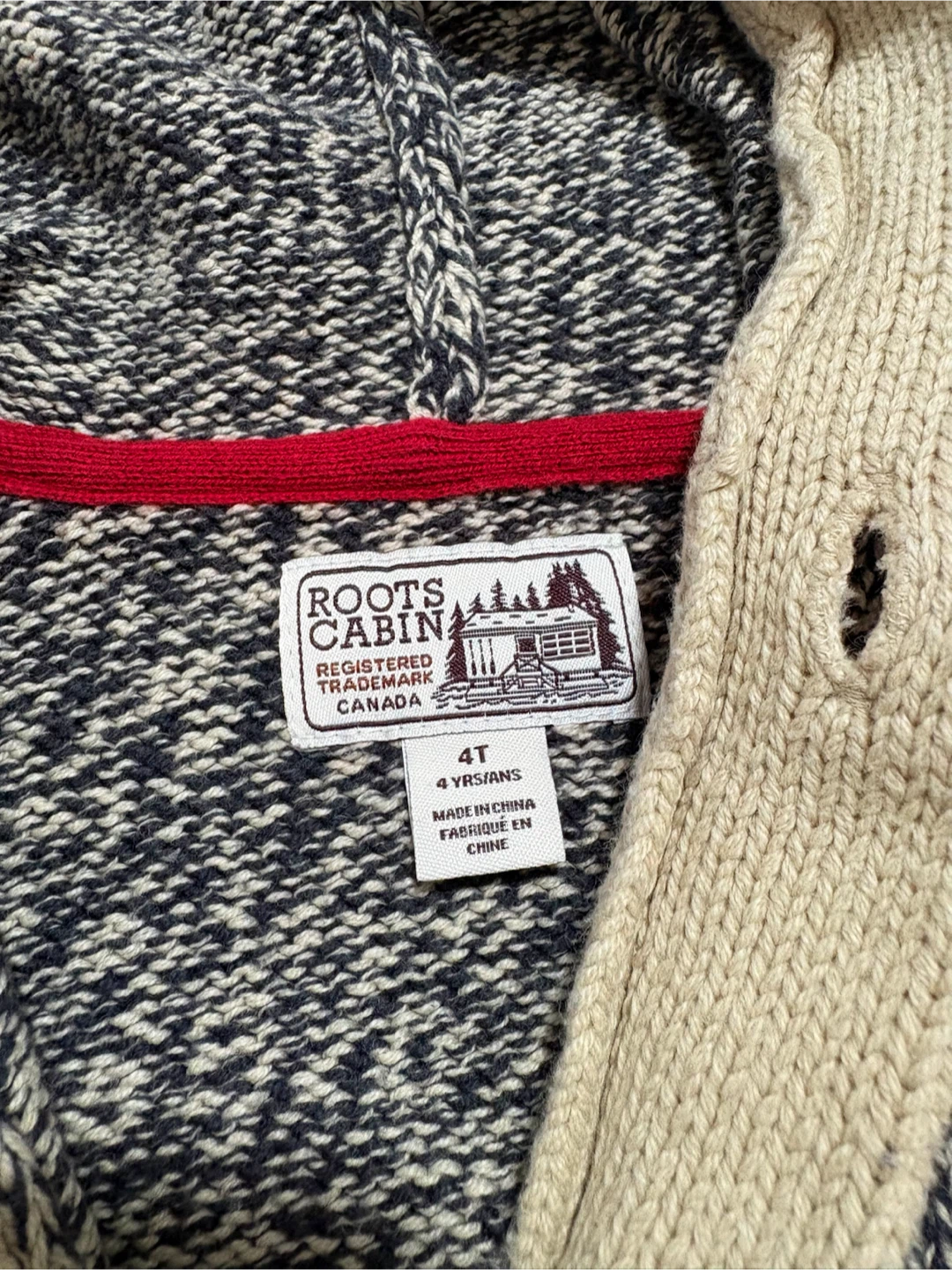 Roots Cabin cardigan size 4T Excellent Condition - photo 3