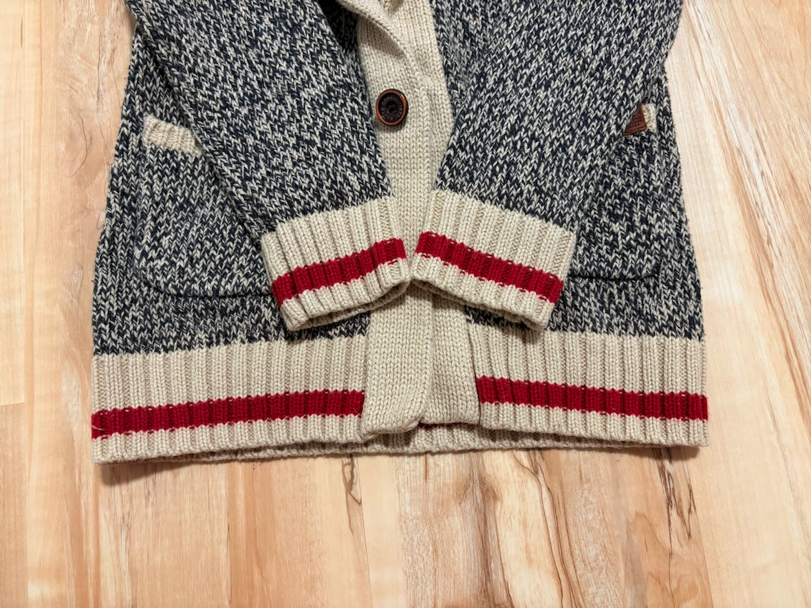 Roots Cabin cardigan size 4T Excellent Condition - photo 4